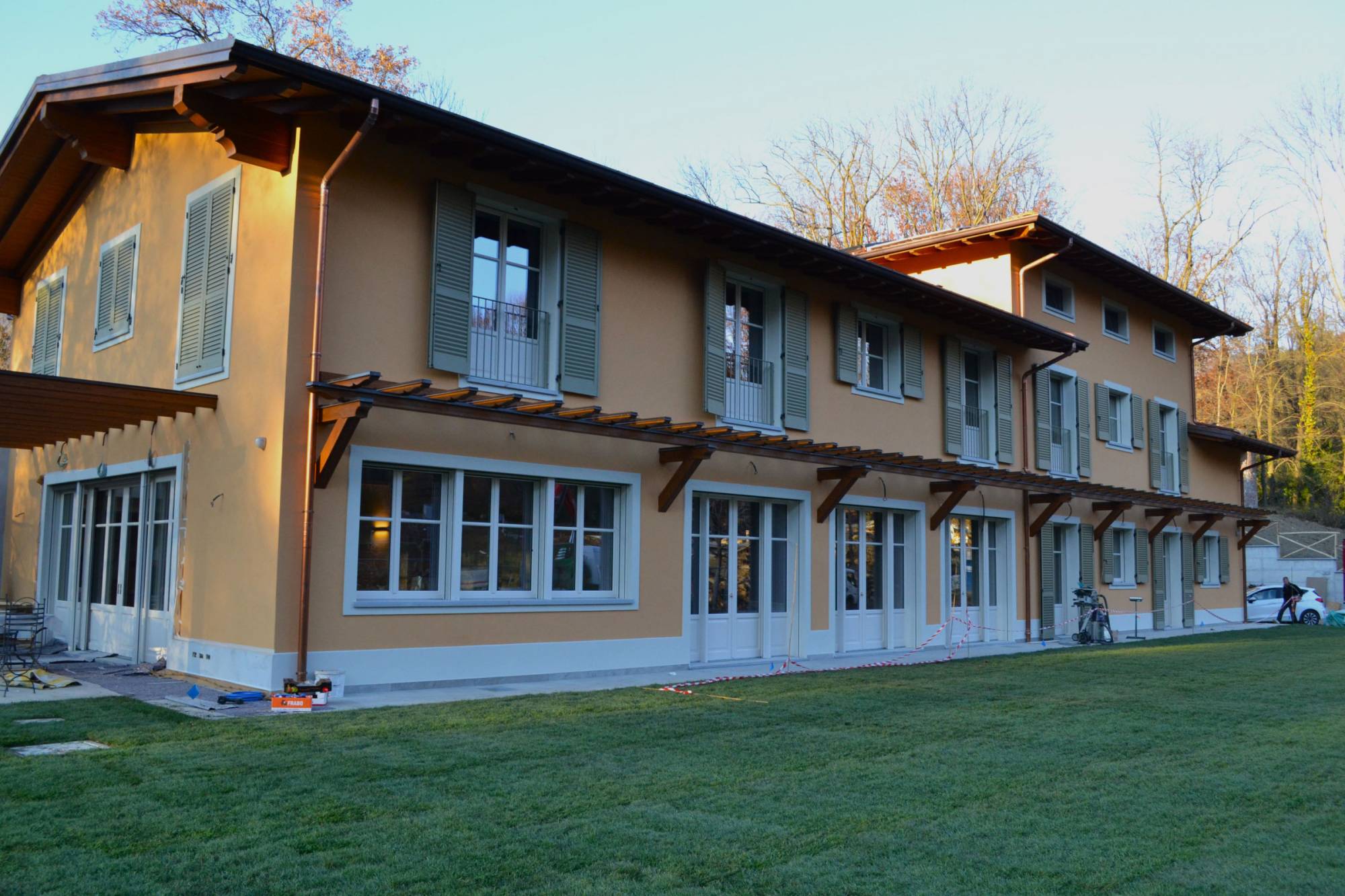 Corbetta-Serramenti-Finestre-legno-classiche-persiane-residenza-storica-Varese (15)