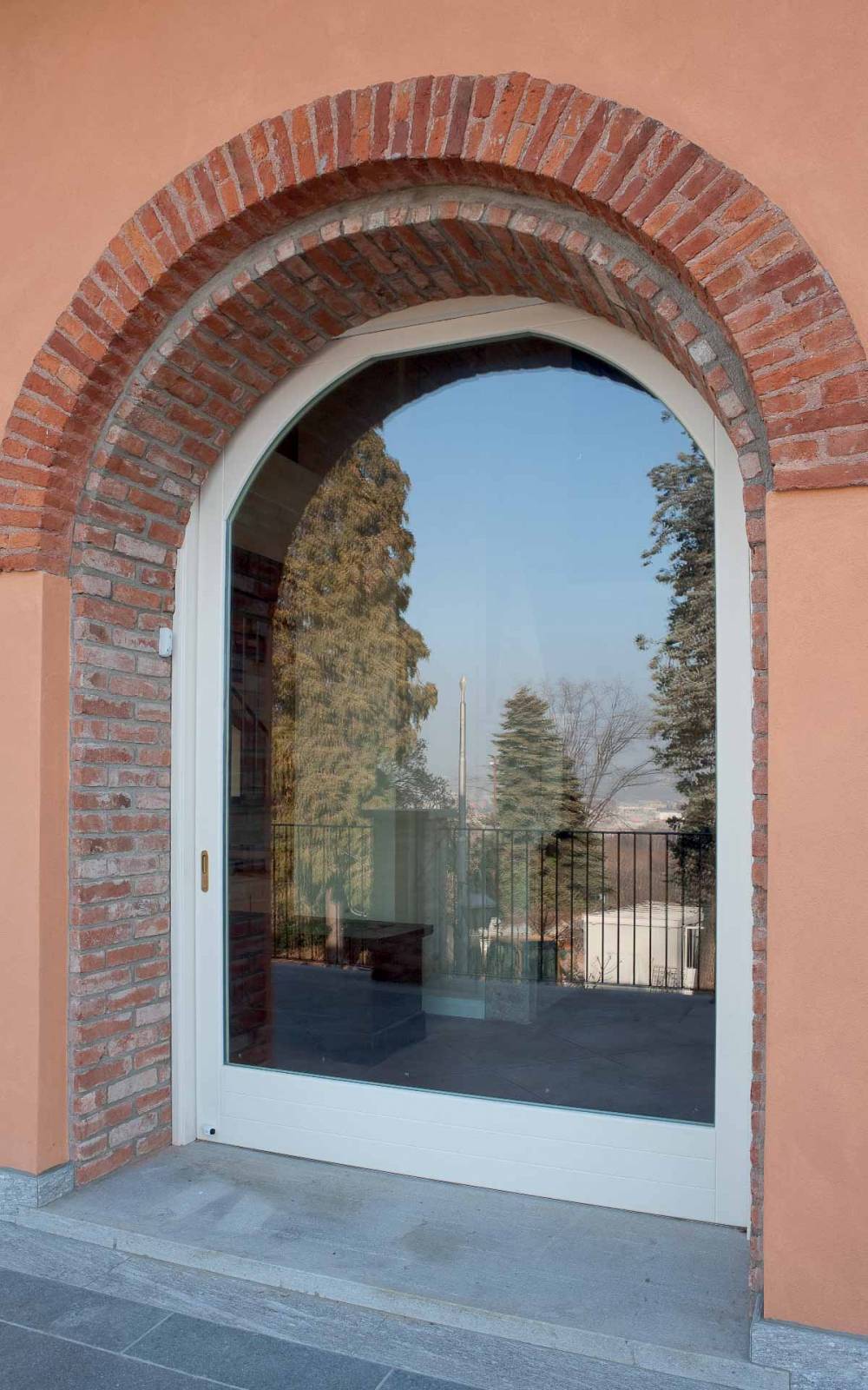 corbetta-serramenti-Realizzazione portoncino su misura a Cant&ugrave; (1)