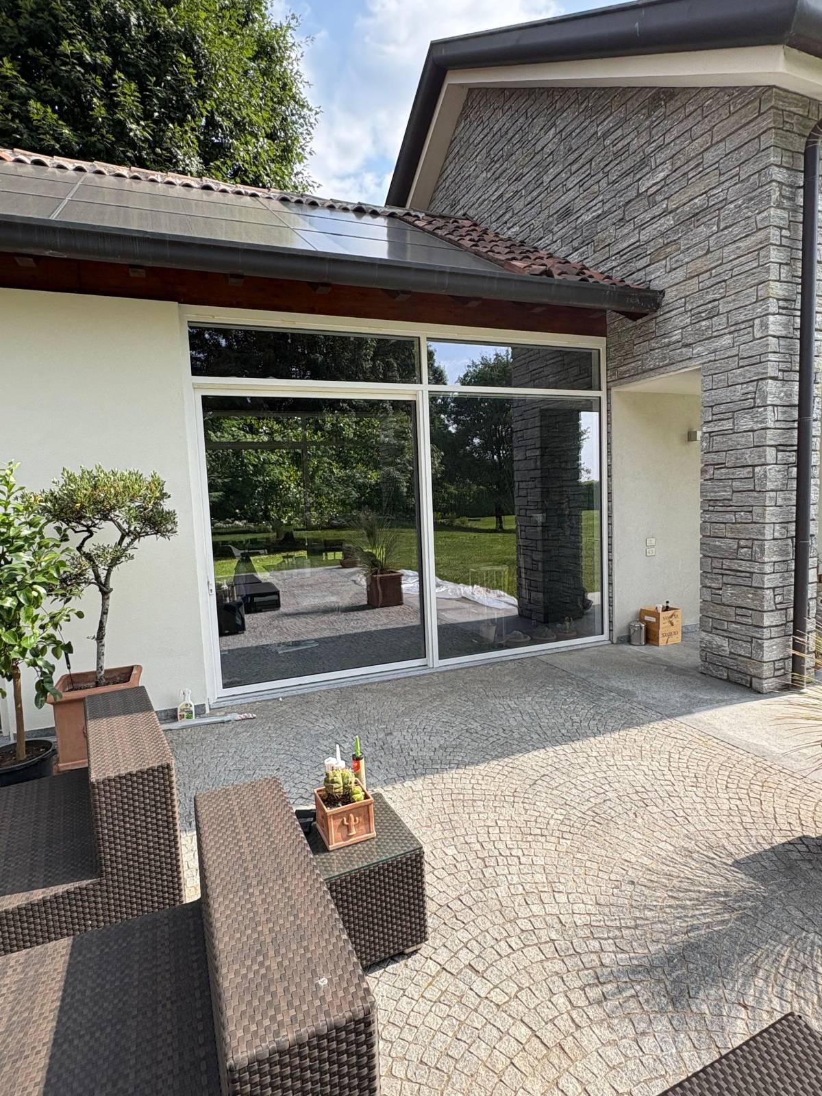 Corbetta-serramenti-vetrate scorrevoli chiusura pergolato Mariano comense (6)