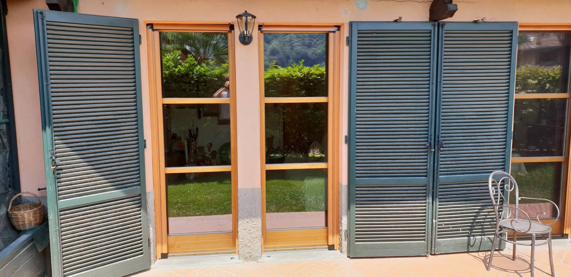 corbetta-serramenti-Realizzazione finestre in legno e zanzariere a Como (1)