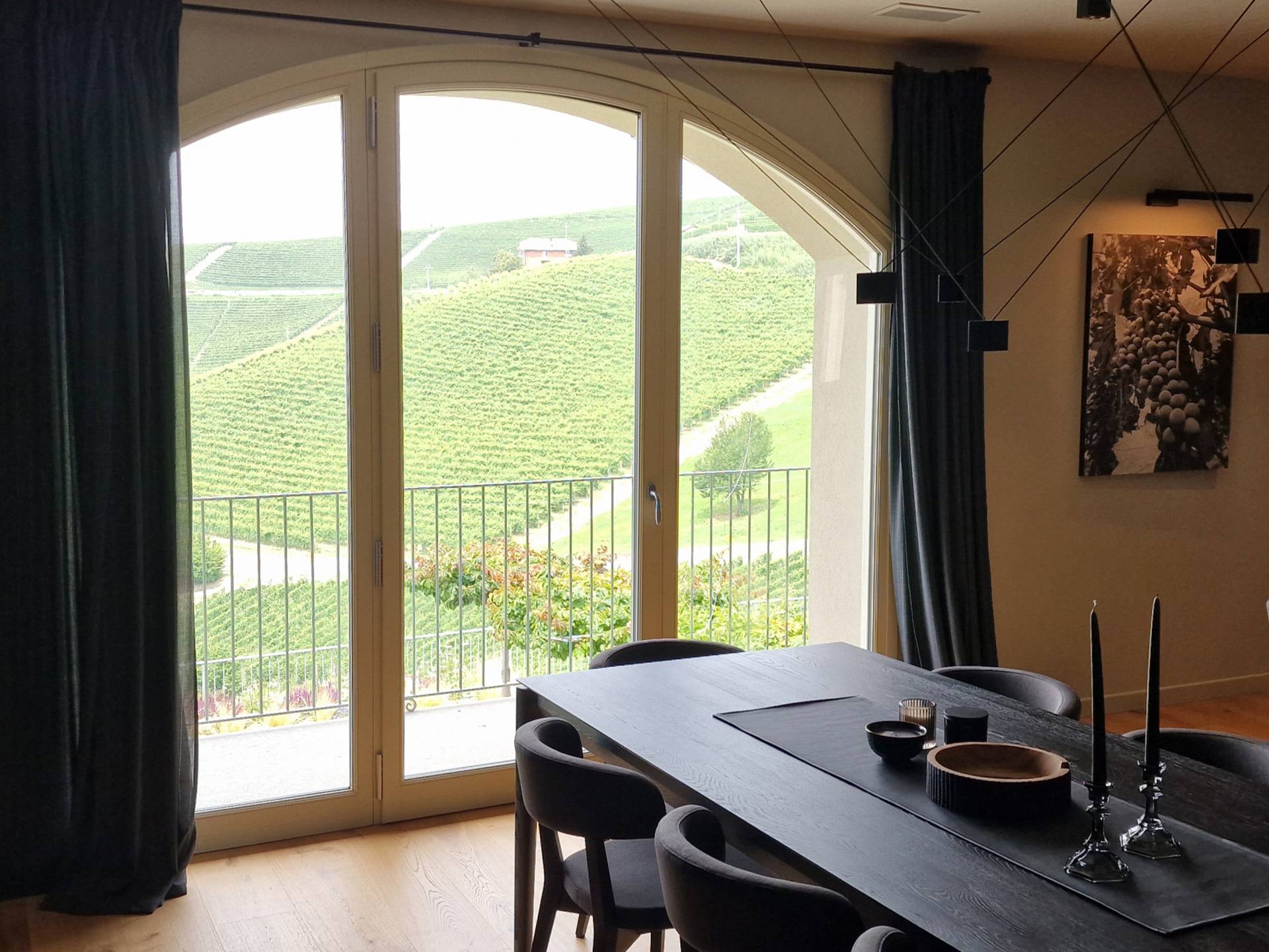 Corbetta-serramenti-finestre-su-misura-legno-classici-cantina-vini-Piemonte-09