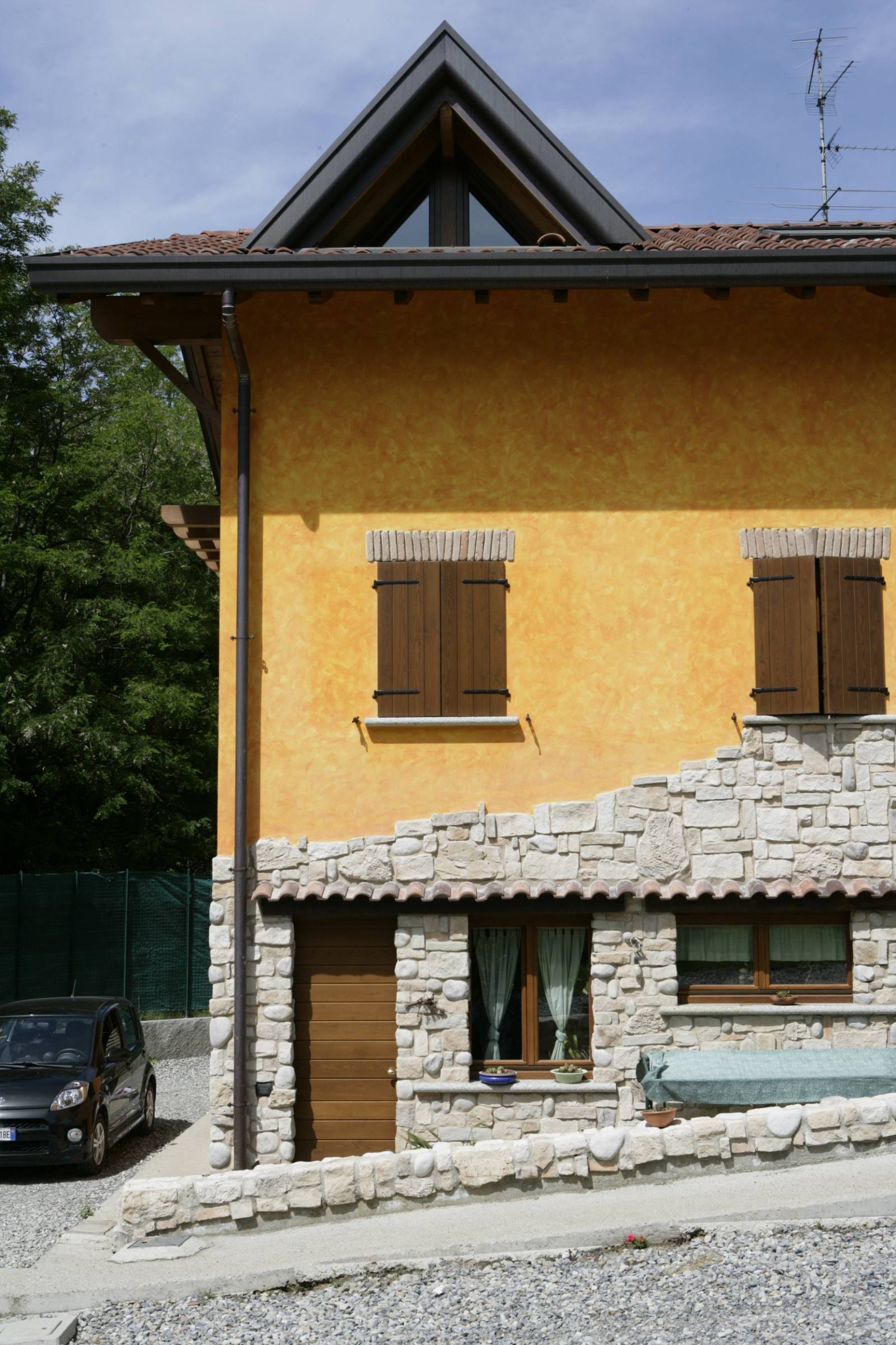 corbetta-serramenti-Finestre in legno e antoni dogati a Cernobbio (6)