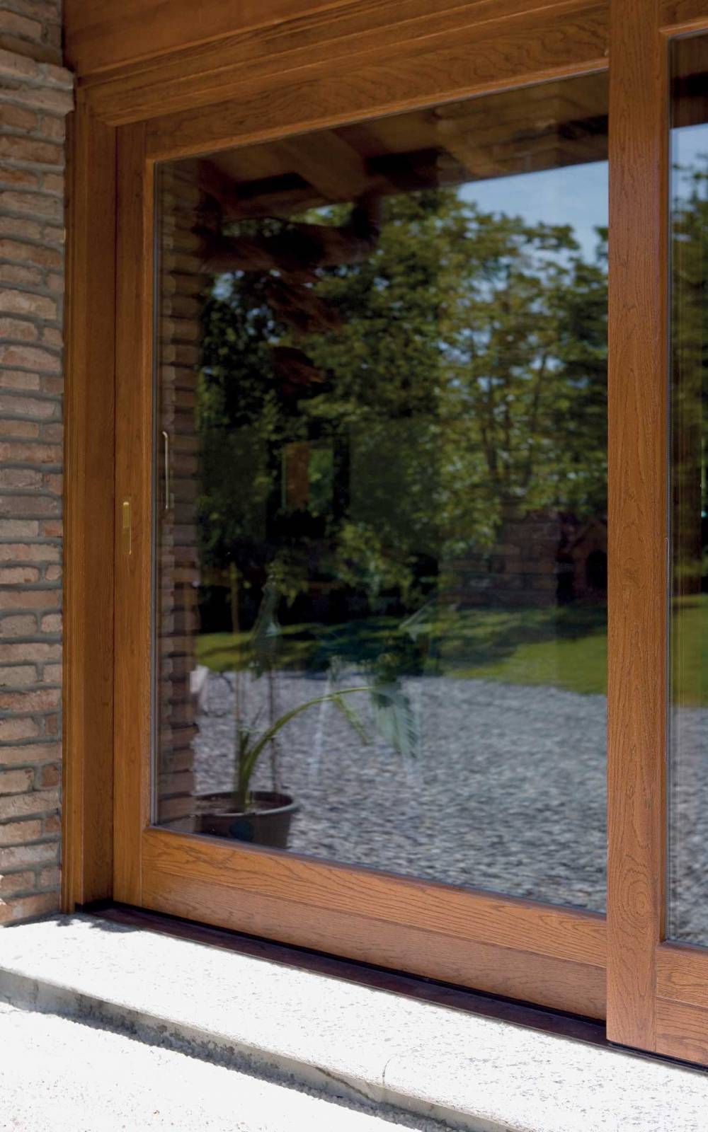 corbetta-serramenti-Finestre scorrevoli in legno installate a Casnate (2)