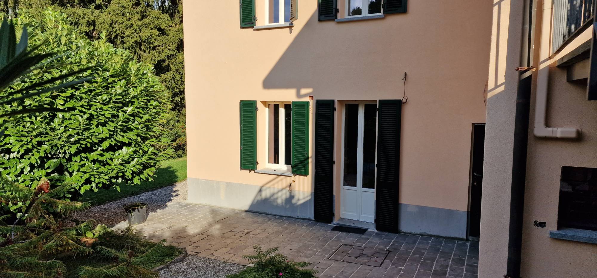 Corbetta-serramenti-Serramenti in legno barocco a Erba (1)