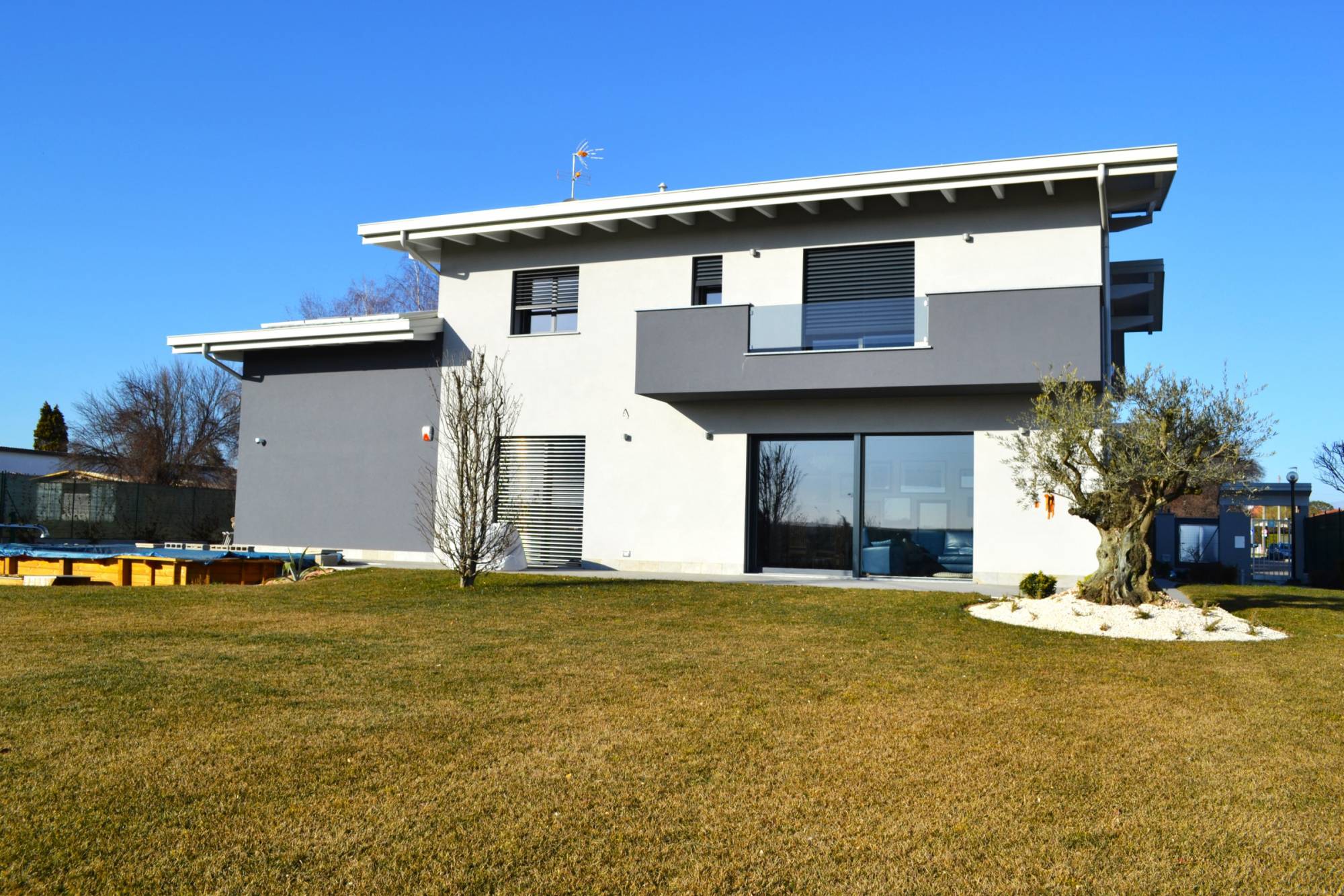 Corbetta-serramenti-legno-alluminio-frangisole-Como (7)