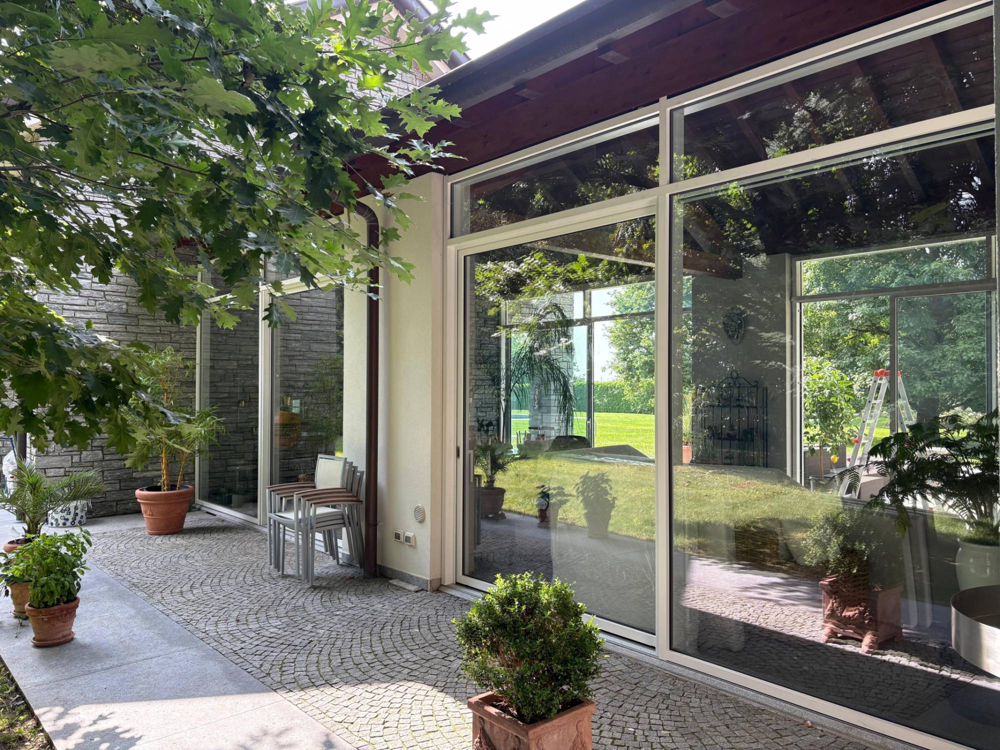 Corbetta-serramenti-vetrate scorrevoli chiusura pergolato Mariano comense (1)