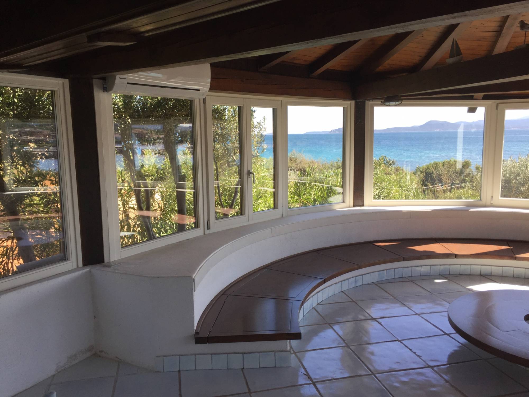 Corbetta-serramenti-Realizzazione finestre legno alluminio in Sardegna (3)