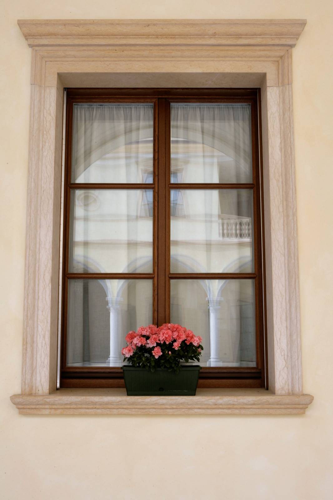 Finestre in legno rovere Visa2 e persiane scorrevoli a Saronno (4)