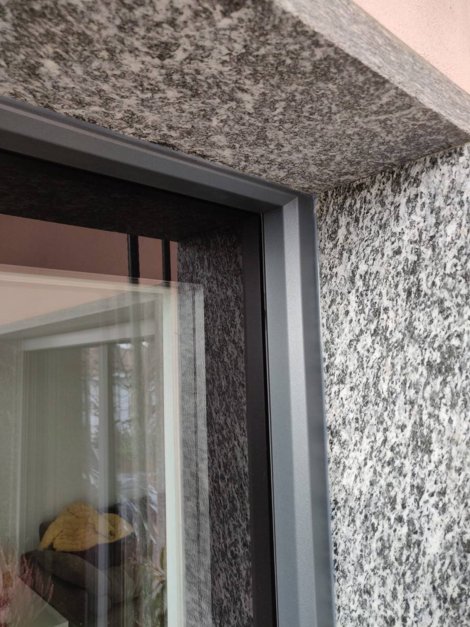 corbetta-serramenti-portoncino Finstral di sicurezza con vetro a Cantù (3)