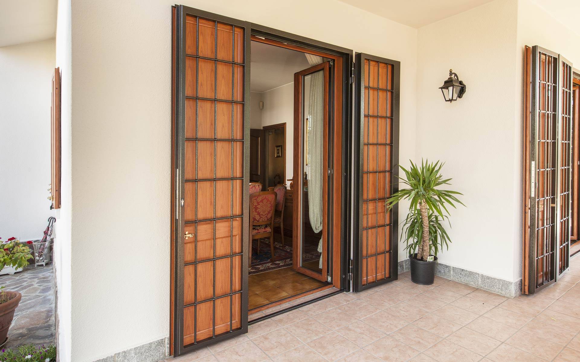 corbetta-serramenti-realizzazione-inferriata-grata-di-sicurezza2