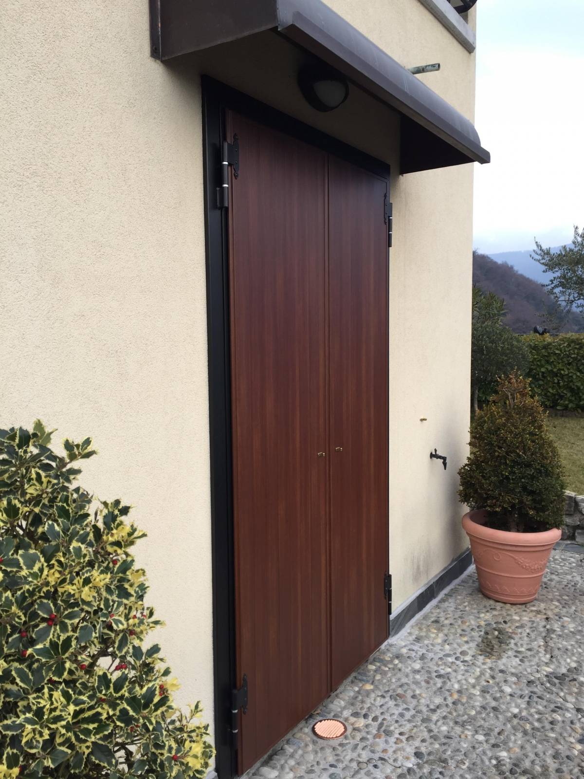 Corbetta-serramenti-Finestre, persiane e grate a Carate Urio (4)