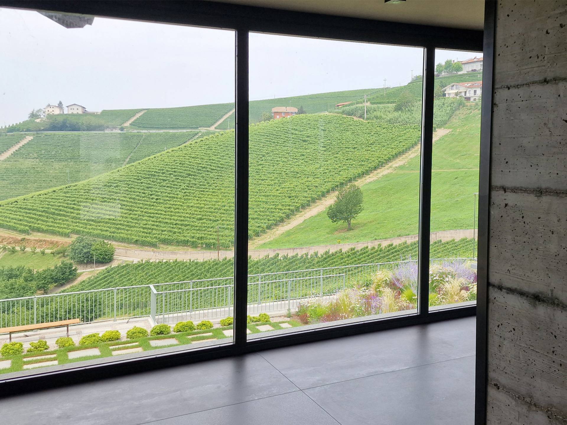 Corbetta-serramenti-su-misura-legno-classici-cantina-vini-Piemonte-10