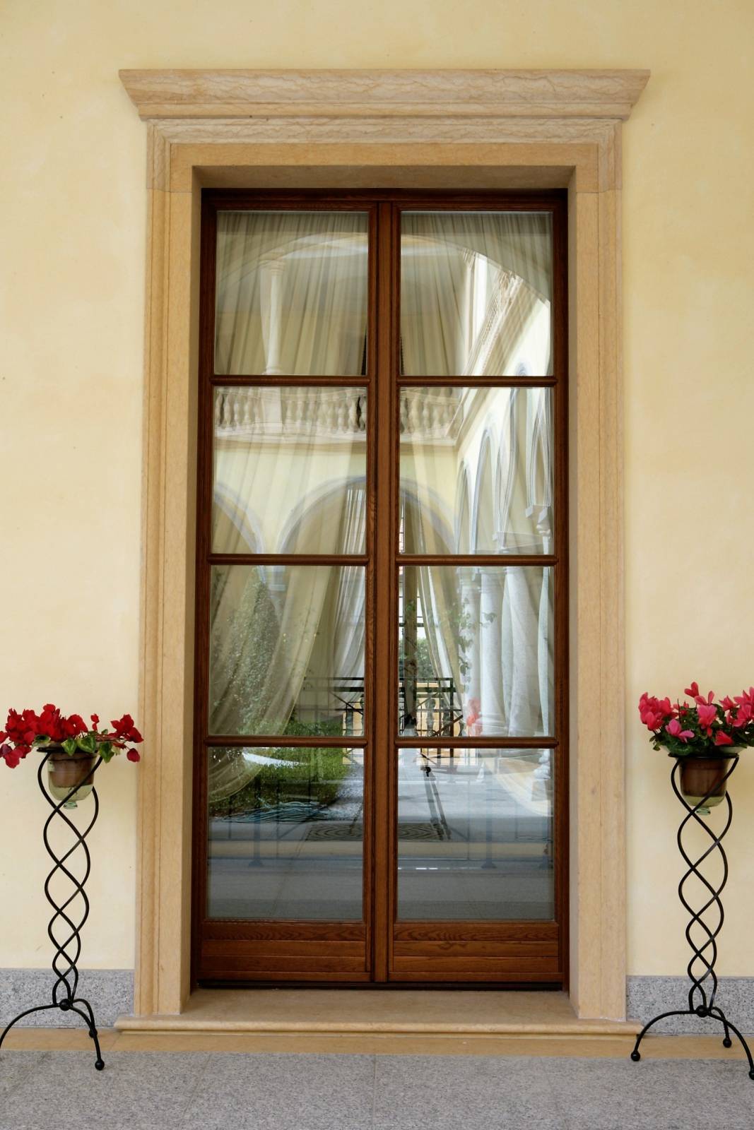 Finestre in legno rovere Visa2 e persiane scorrevoli a Saronno (3)