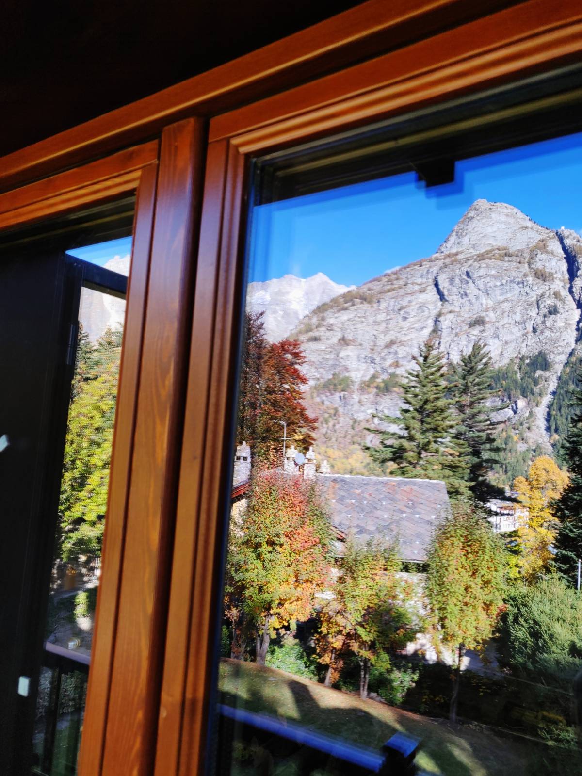 Corbetta-serramenti-Finestre legno Courmayeur antoni (10)