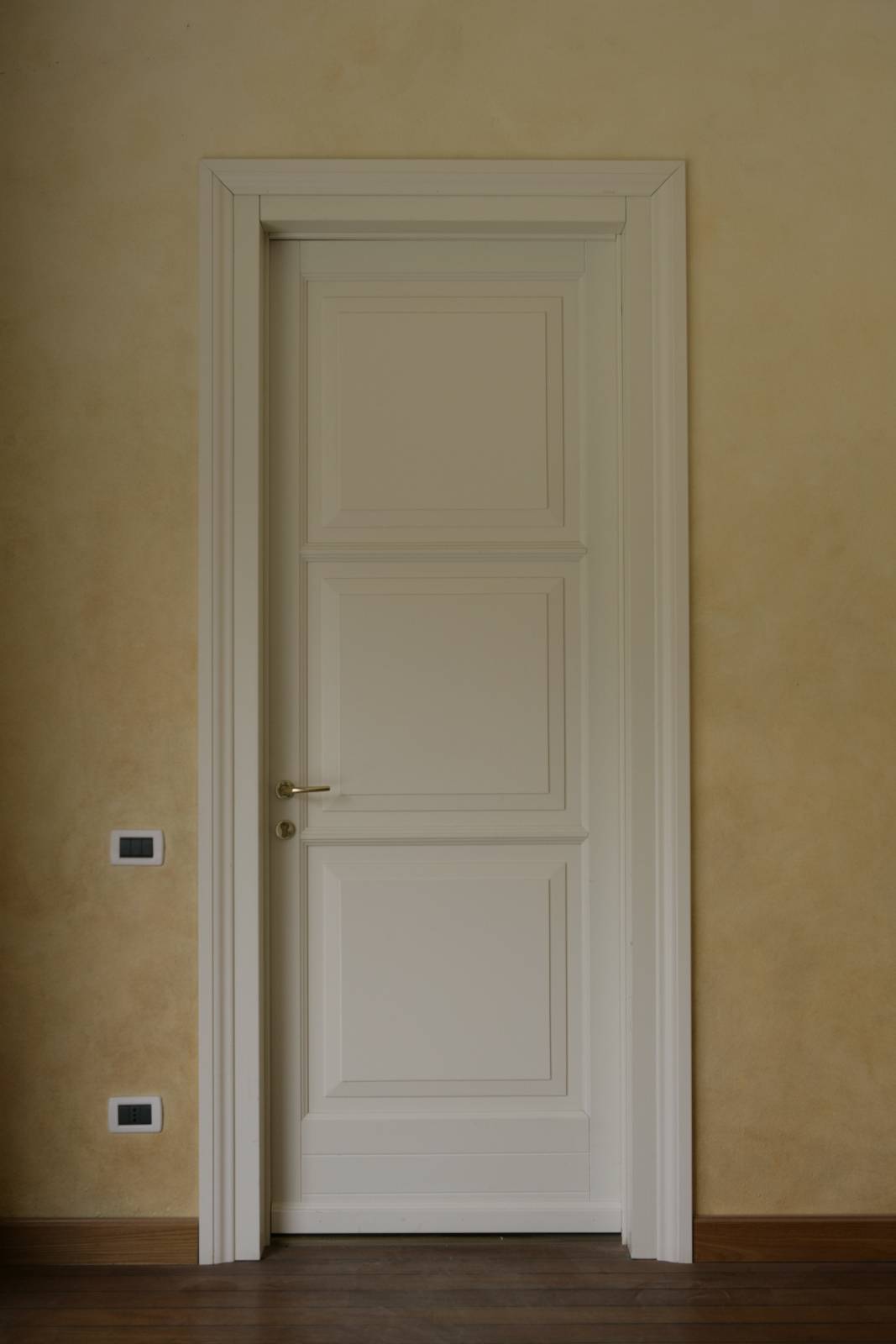 corbetta-serramenti-Porta interna Ferrerolegno e porta blindata Dierre in stile a Cantù (1)