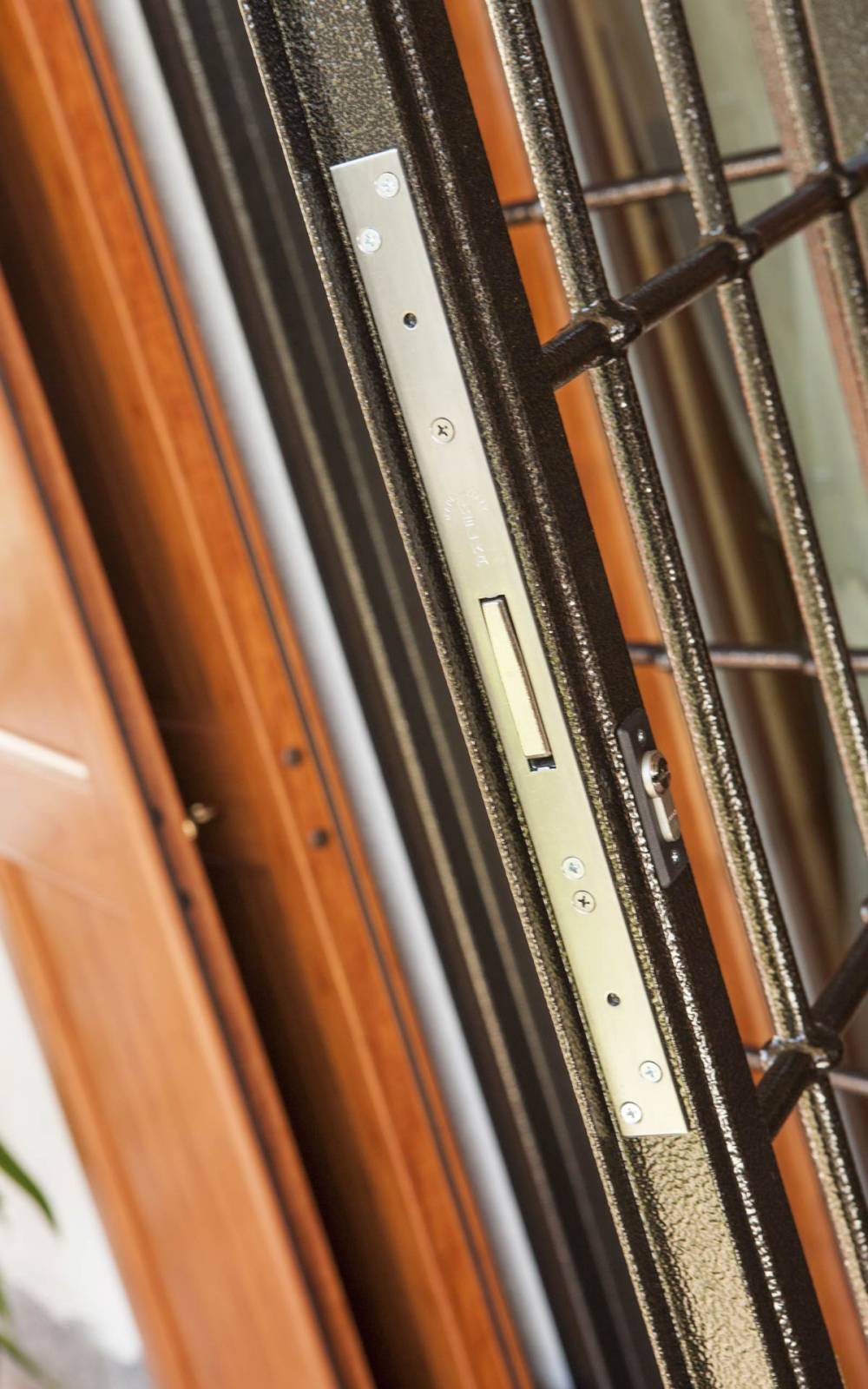 corbetta-serramenti-realizzazione-inferriata-grata-di-sicurezza